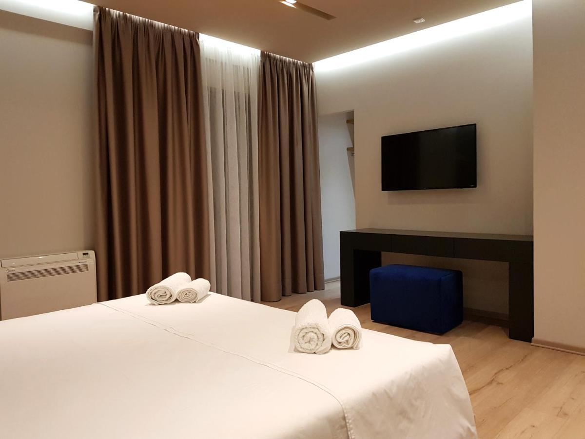Artnest Luxury Hotel & Suites Sarande Exterior photo