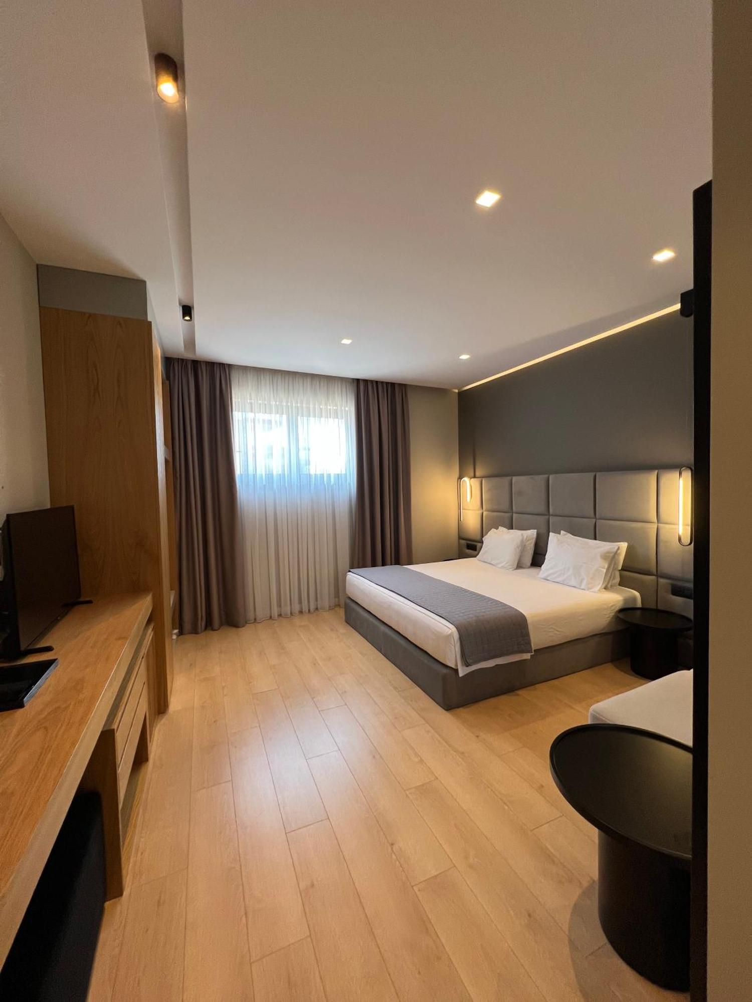 Artnest Luxury Hotel & Suites Sarande Exterior photo